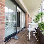 Luxuswohnung In Bester Lage Von Duesseldorf