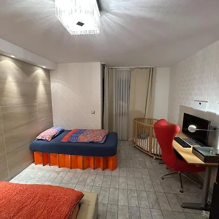 Luxuswohnung In Bester Lage Von * Düsseldorf